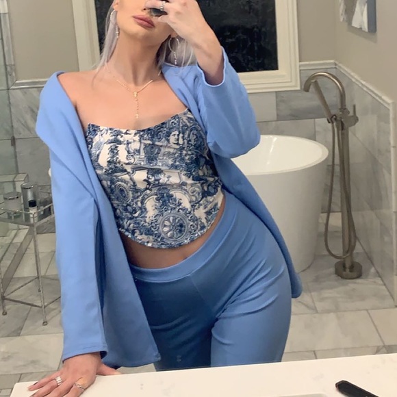 Beautiful blue and white Roman themed corset top - Picture 2 of 4